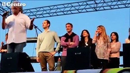 Pescara, in migliaia al comizio di Grillo: "Vinceremo noi"