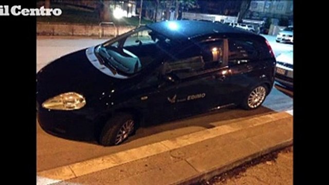 L'Aquila, frana l'asfalto davanti alla fontana Luminosa