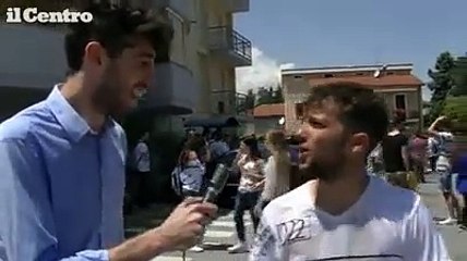 Gavettoni e urla di gioia: l'ultimo giorno di scuola ? una festa