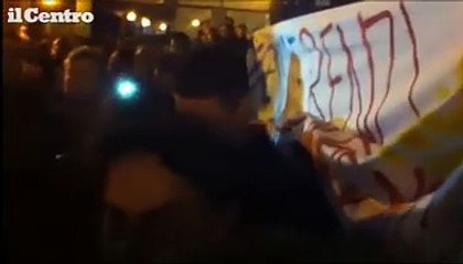 Renzi a Pescara, un nostro inviato nel corteo dei No al referendum