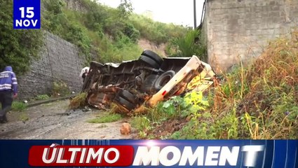 ¡Tragedia! Bus escolar cae a hondonada en La Fuente, y la niñera pierde la vida
