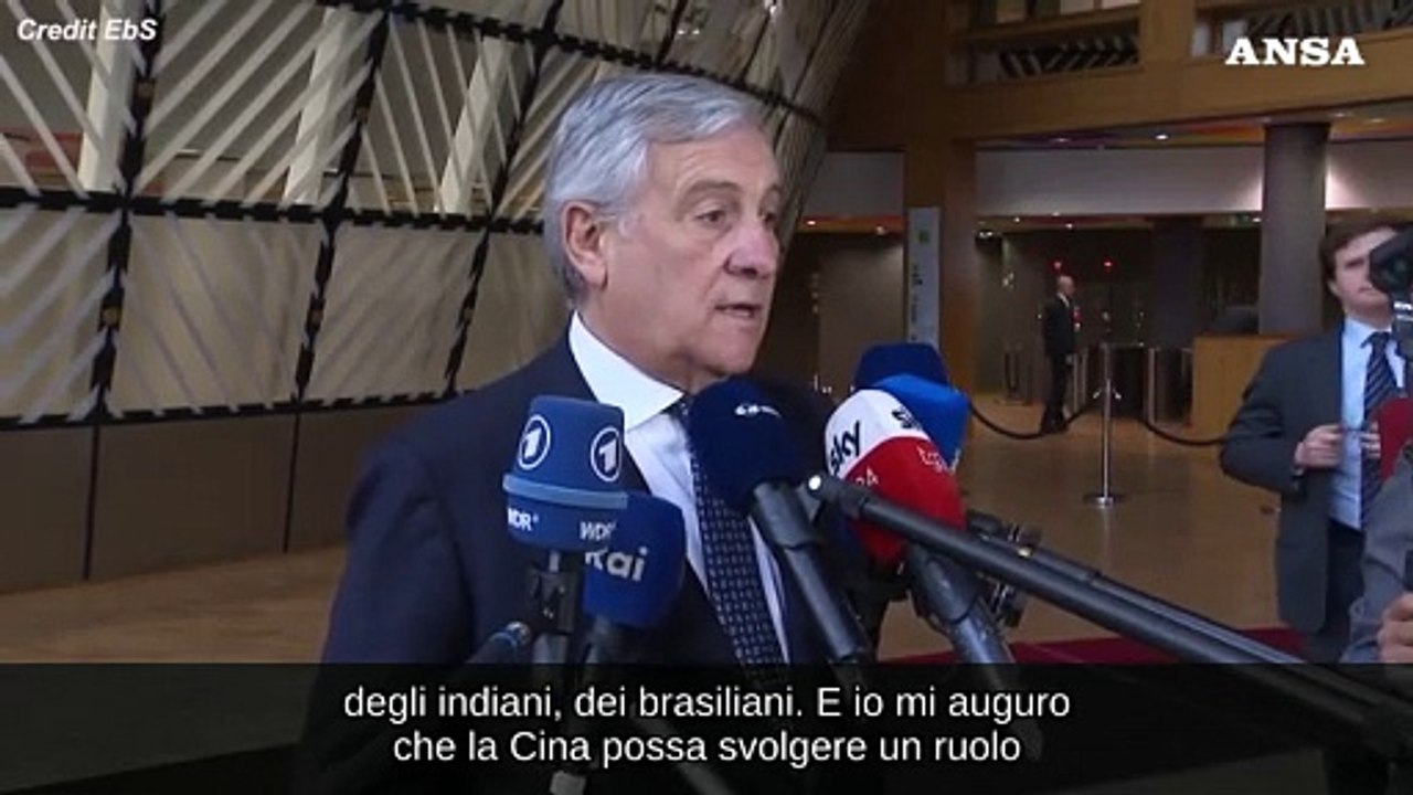 Ucraina, Tajani: "La nostra posizione sull'uso delle armi non cambia"