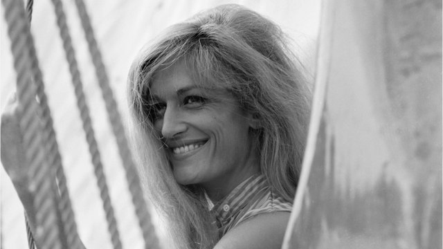 GALA VIDEO - François Mitterrand prêt à tout pour Dalida : ces gros risques qu’il prenait pour elle