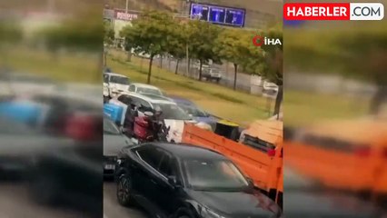 İzmir'de Sağanak Yağış Hayatı Olumsuz Etkiledi