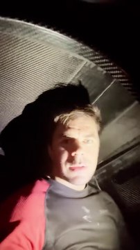 Vendée Globe 2024 - Bonbons et petit mot réconfort d’une réparation pour Sébastien Simon / Groupe Dubreuil