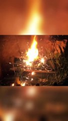 Fesselnder 🔥 Feuertanz: Funken im Dunkeln! ✨