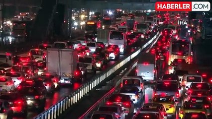 İstanbul'da Trafik Yoğunluğu Yüzde 90'a Ulaştı
