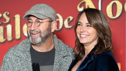 GALA VIDEO - Julia Vignali et Kad Merad radieux : le couple d’amoureux fait une belle apparition