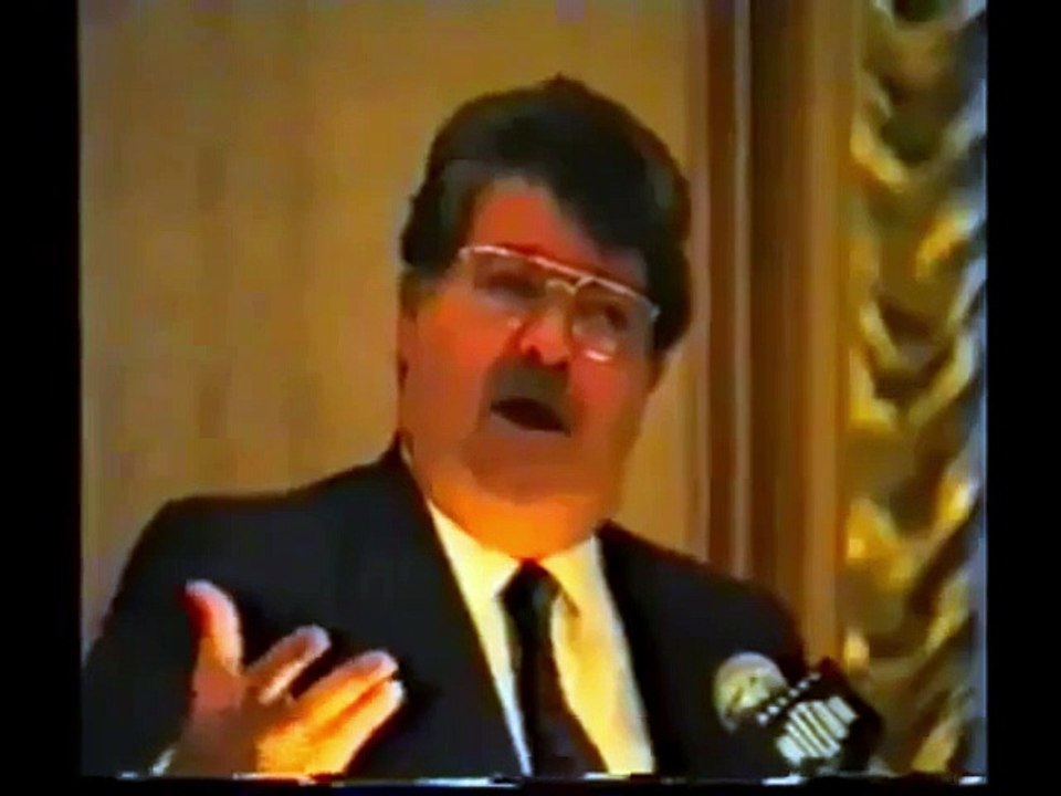 İTTİHAT VE TERAKKİ'NİN OSMANLI'YA VE SULTAN ABDÜLHAMİD HAN'A İHANETLERİ (ALPARSLAN TÜRKEŞ VE TURGUT ÖZAL ANLATIYOR)