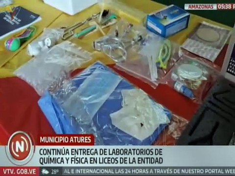 Amazonas | Estudiantes son beneficiados con la dotación de laboratorios de química y física