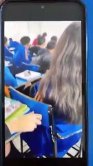 Madre de familia le da una brutal golpiza a maestra por reprobar a su hijo