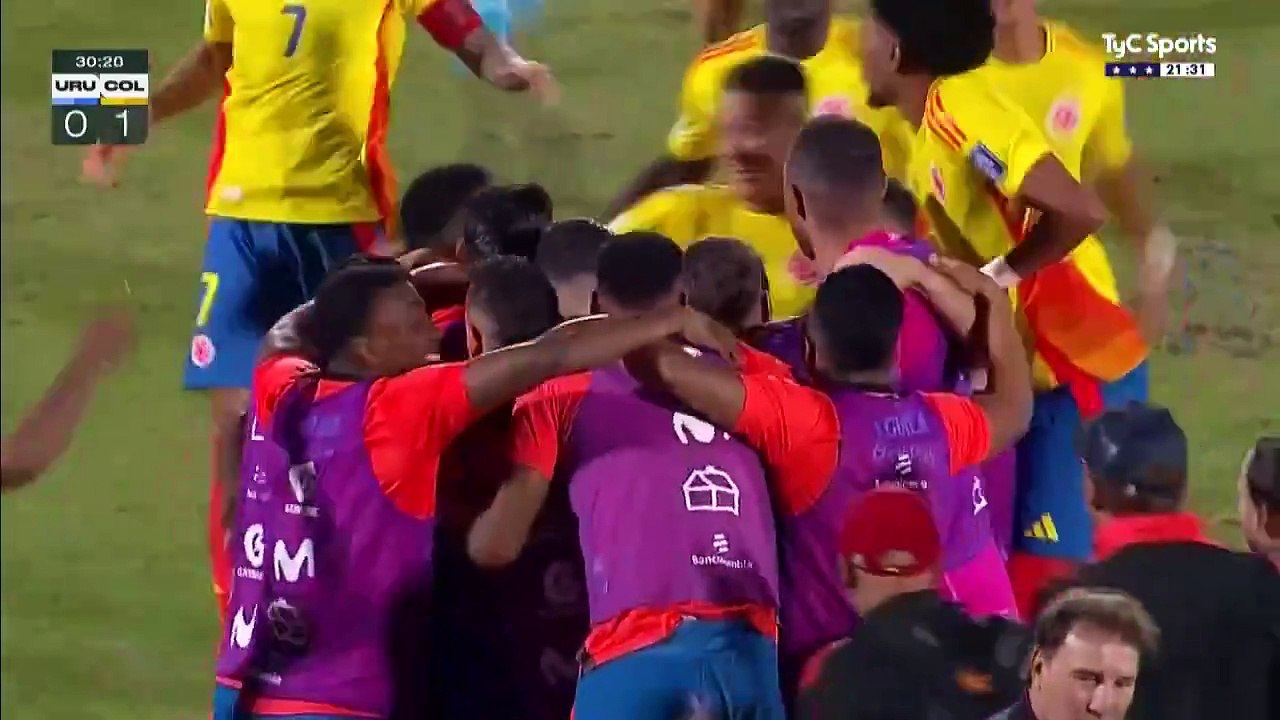 Uruguay venció 3-2 a Colombia en la Eliminatorias Sudamericanas de la Copa del Mundo.