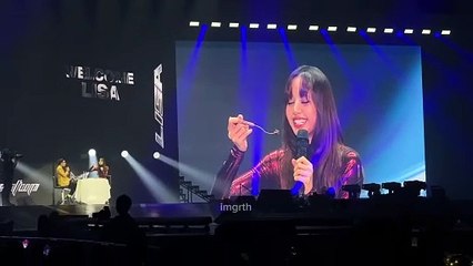 Momen Lisa Blackpink Mencicipi Rendang Saat Fan Meet di Jakarta