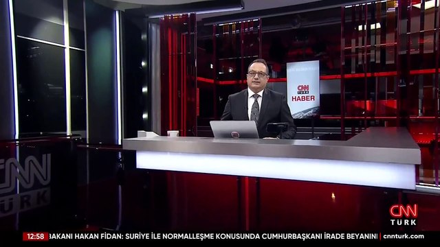 Çeşme'de yollar göle döndü, masa ve sandalyeler sürüklendi | Video Haber