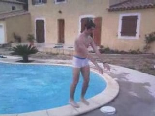 le bain glacé d'avril en calcon comme un pro