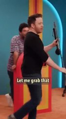 Question: Who can make the loudest sound on a Gong? 🛎😂