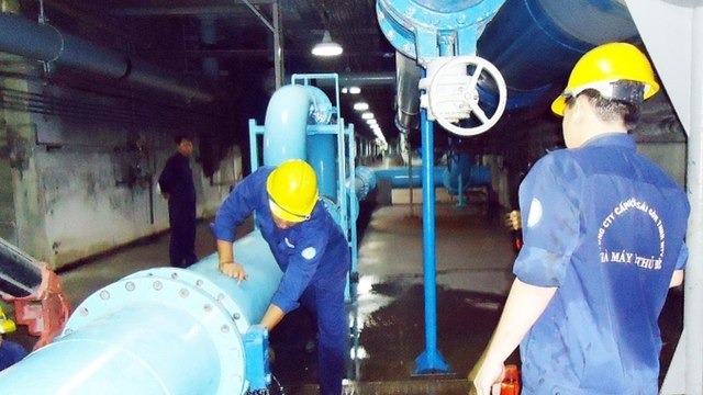 🚨 Nóng: Đêm nay, 14 quận huyện ở TPHCM sẽ bị cắt nước hoặc nước yếu, người dân cần lưu ý | VTC Now