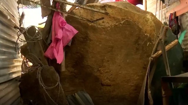 Emergencia en Ciudad Bolívar: varias familias damnificadas por la caía de una inmensa roca
