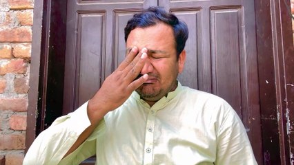 - یہ جنون کیسے مٹاؤ گےفیصل آباد سے ایک نوجوان گرمی میں  پیدل عمران خان صاحب کے جلسے میں اٹک پہنچنے