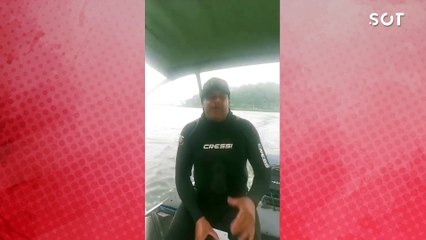 Cliente reclama de valor e mergulhador joga iPhone 15 resgatado no mar