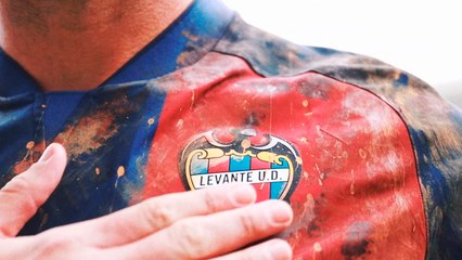 Valencia dedica emotivo homenaje a las victimas del DANA en el Levante vs Elche