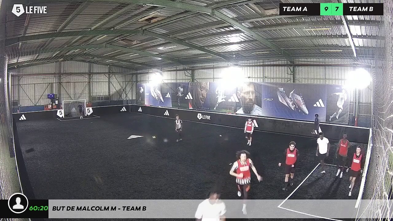 But de Malcolm M - Team B