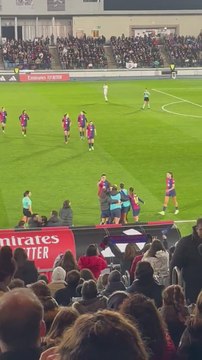 La celebración de Alexia Putellas en el Di Stéfano mientras corean su nombre en la grada