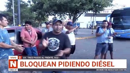 Continúan los bloqueos del transporte pesado en la espera del diésel