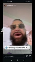 dai suoi amici della bottega