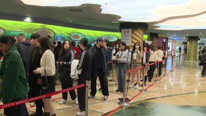 "수능 끝! 놀러가자!"...수능 후 주말 놀이공원 나들이 '북적' / YTN