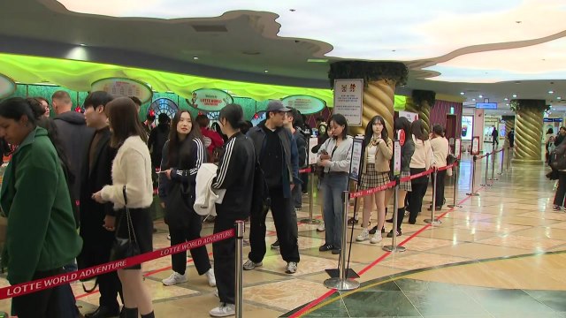수능 끝! 놀러가자! ...수능 후 주말 놀이공원 나들이 '북적' / YTN