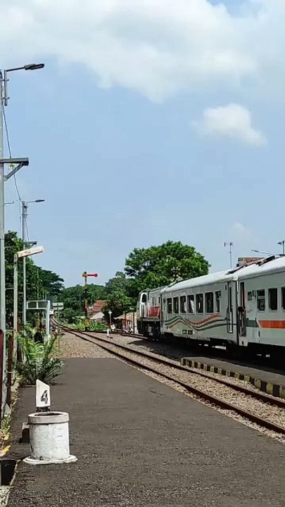 Antrian jalur lama banget