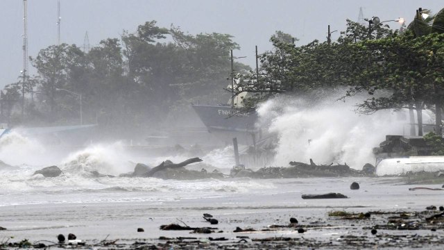 Tormenta tropical Sara se fortalece en el Caribe generando lluvias e inundaciones