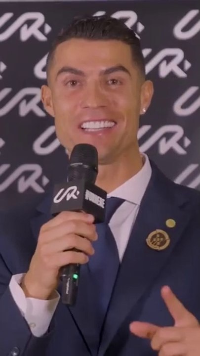 Cristiano Becomes A Cameraman For A Day (Trying His New Gadgets)