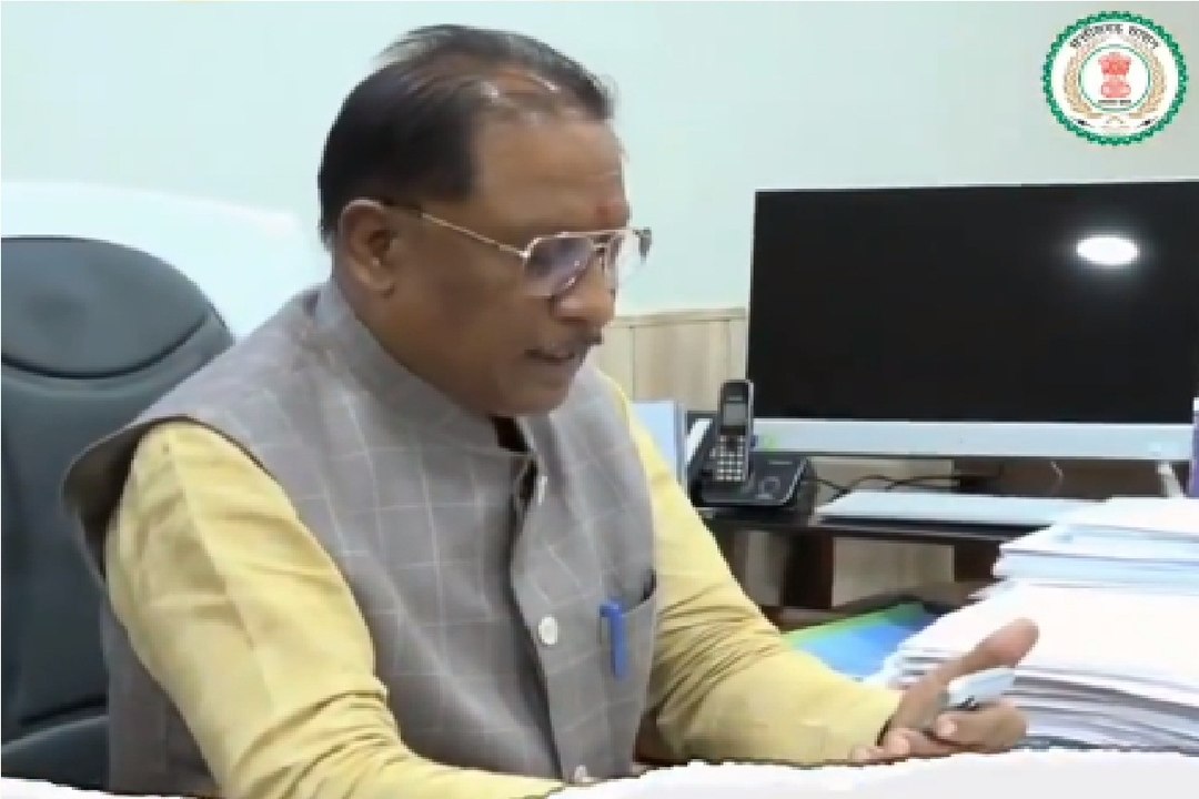 CG News: वीडियो कॉल पर CM साय ने बैडमिंटन खिलाडी रितिका का बढ़ाया उत्साह, देखें Video