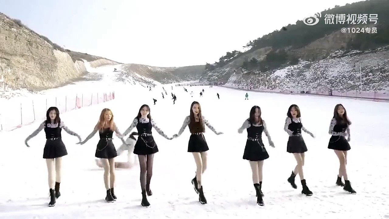 Snowdance girl... attention aux snowboarder dans les jambes