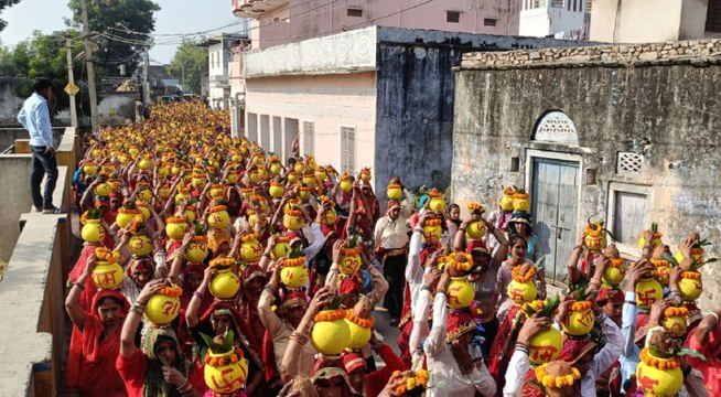 कुण्डाधाम से कर्मजोड़ा सीताराम मंदिर तक बही भक्ति की बयार, कथा सुनने उमड़े श्रद्धालु