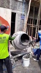 Un ouvrier qui sait travailler avec son cerveau