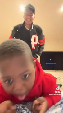 Lamine Yamal rompe TikTok junto a su hermano con un vídeo que en 2 horas lleva... ¡5M de visitas!