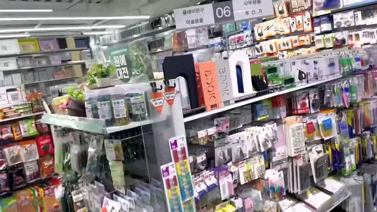 vlog ¦ ser GAY en COREA, nuevas amistades, día en SEONGSU + chismes! 🇰🇷🏻☕️