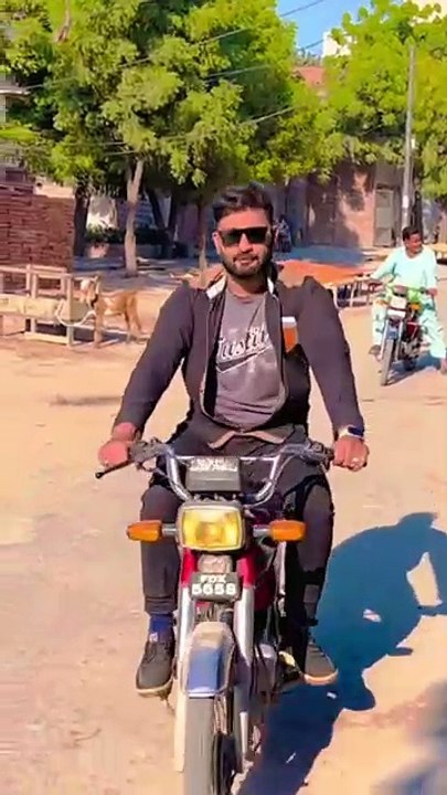 Dost wo Jo zroorat Me Kam Aye