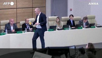 Georgia, vernice in faccia al presidente della Commissione elettorale