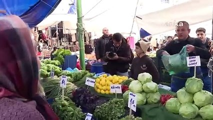 Özel pazar önlüğü giyip lahana sattı!
