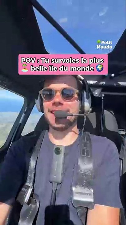 Prêt à prendre de la hauteur et découvrir la Réunion autrement ? 🚁🌴  Avec ULM Aventure, survolez des paysages à couper le souffle : volcans, plages, forêts... tout ça vu d’en haut ! 🌋  🏖️ Que ce soit pour les sensations ou juste pour les vues de malad