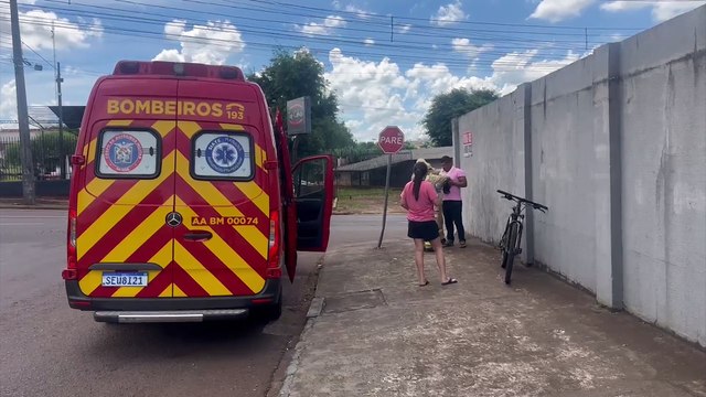 Ciclista fica ferido ao sofrer queda na Rua Jacarezinho