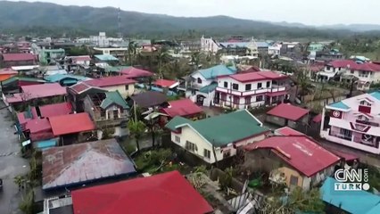 Süper tayfun Man-Yi Filipinler'i vurdu