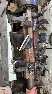 What kind of cutting machine is this #turn-milling #five-axis machining #cnc machining center #five-axis linkage #gantry machining center