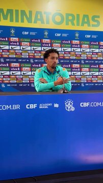 Não abandonem a Seleção Brasileira, não deixem de lado , pede zagueiro Marquinhos durante coletiva em Salvador; veja vídeo