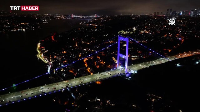 İstanbul'un simgeleri Dünya Prematüre Günü dolayısıyla ışıklandırıldı