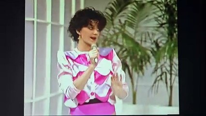 VICTORIA NICHOLLS - Come Into My Bathtub (The Daryl Somers Show 1982)